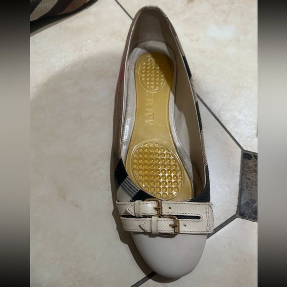 Burberry Flats Size 41 - Picture 4 of 7